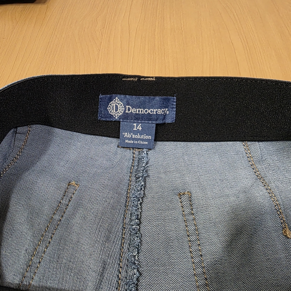 Democracy “Curve Equality” Ab Solution Denim Shorts – Size 14 NWT - Picture 7 of 14